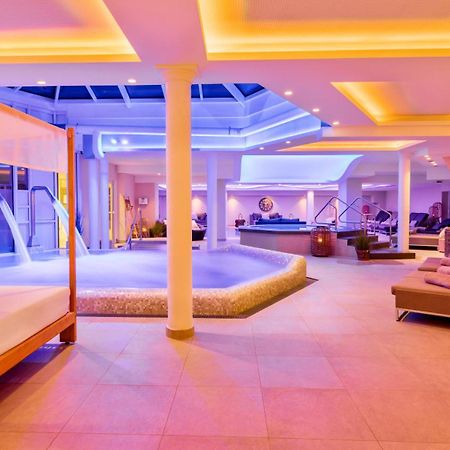 Romantischer Winkel Roligio & Wellness Resort 巴特萨克萨 外观 照片