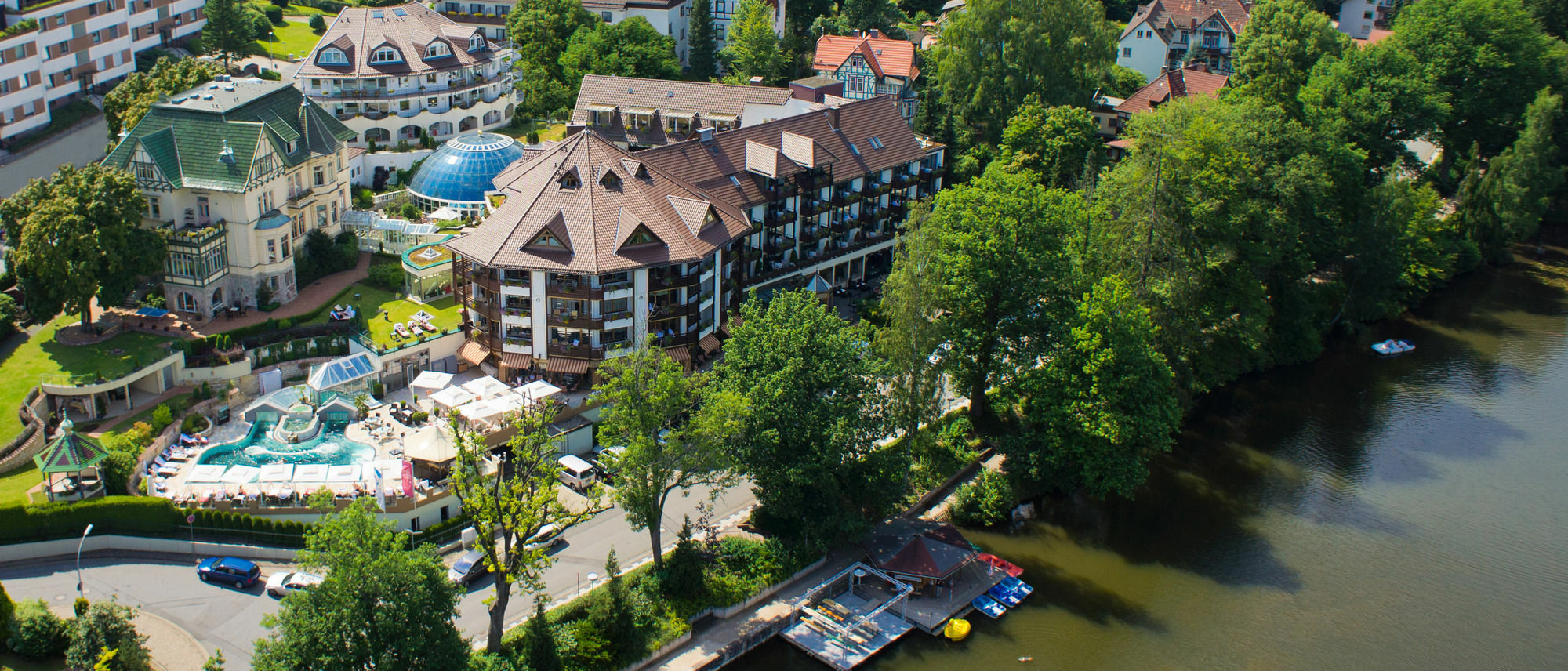 Romantischer Winkel Roligio & Wellness Resort 巴特萨克萨 外观 照片